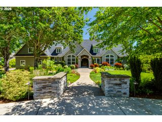 3944 LOS ALTOS Ln, Eugene, OR 97405