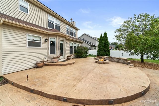 906 Rivers Edge Drive, Minooka, IL 60447