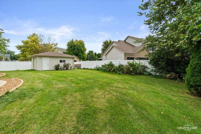 906 Rivers Edge Drive, Minooka, IL 60447