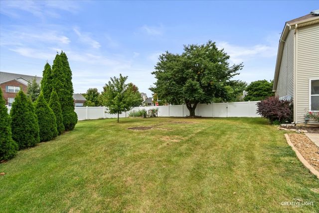 906 Rivers Edge Drive, Minooka, IL 60447