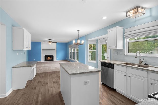 906 Rivers Edge Drive, Minooka, IL 60447