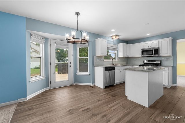 906 Rivers Edge Drive, Minooka, IL 60447