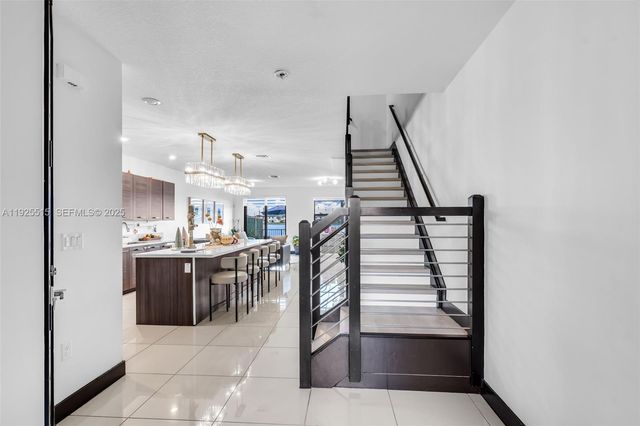 9114 NW 158th St, Miami Lakes, FL 33018