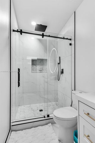 9114 NW 158th St, Miami Lakes, FL 33018