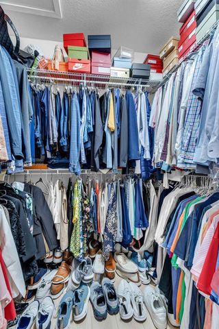 9114 NW 158th St, Miami Lakes, FL 33018