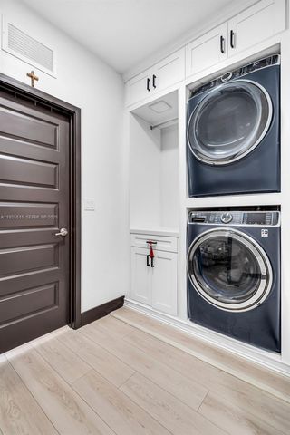 9114 NW 158th St, Miami Lakes, FL 33018