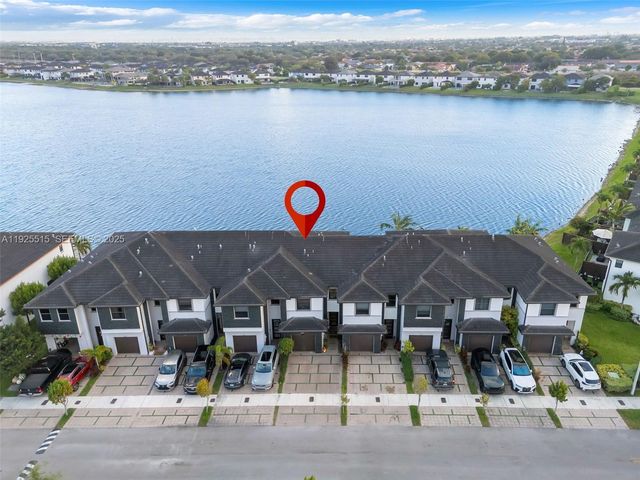 9114 NW 158th St, Miami Lakes, FL 33018