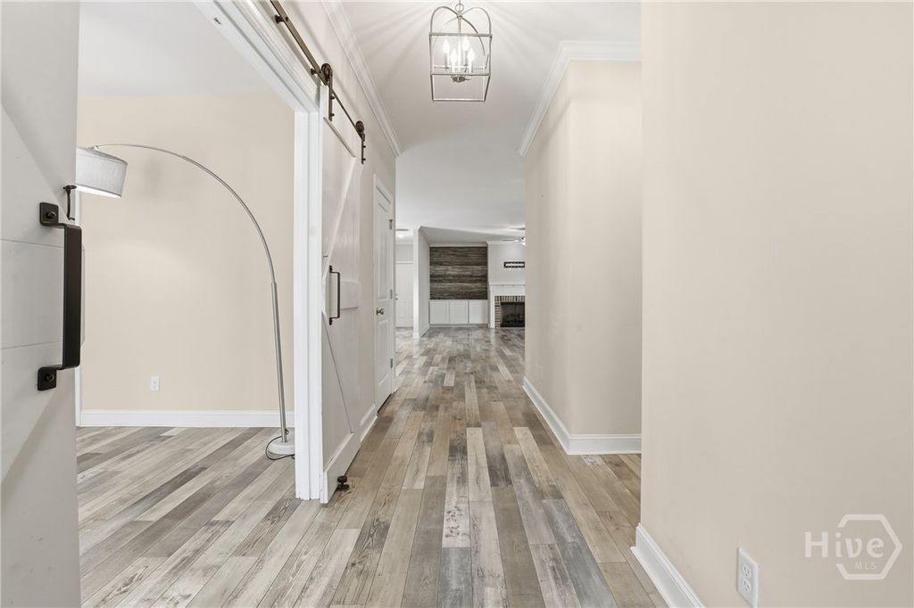 Image 10 of property listing at 132 Ridgewood Park Drive S, Richmond Hill, GA 31324
