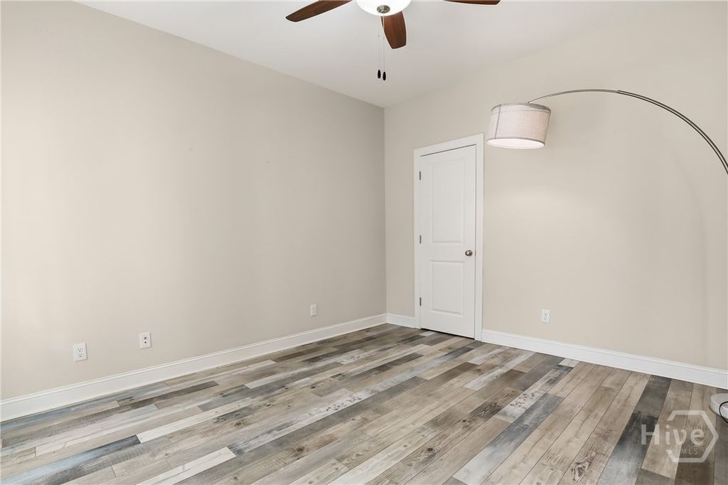 Image 11 of property listing at 132 Ridgewood Park Drive S, Richmond Hill, GA 31324