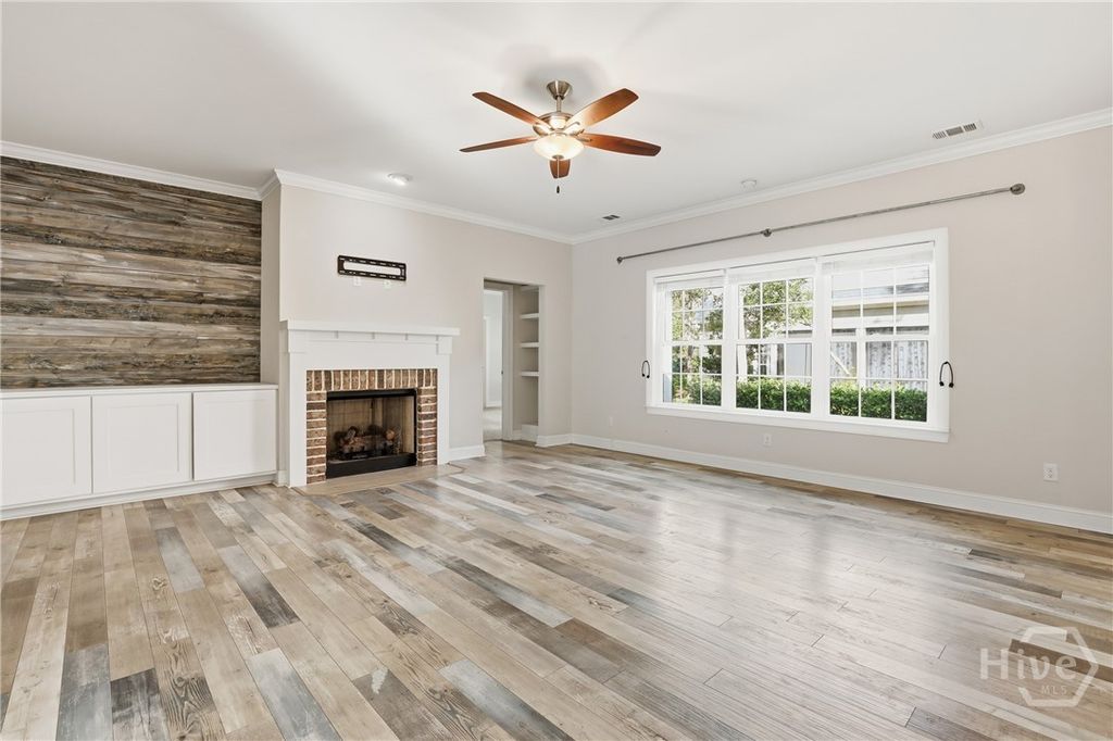Image 20 of property listing at 132 Ridgewood Park Drive S, Richmond Hill, GA 31324
