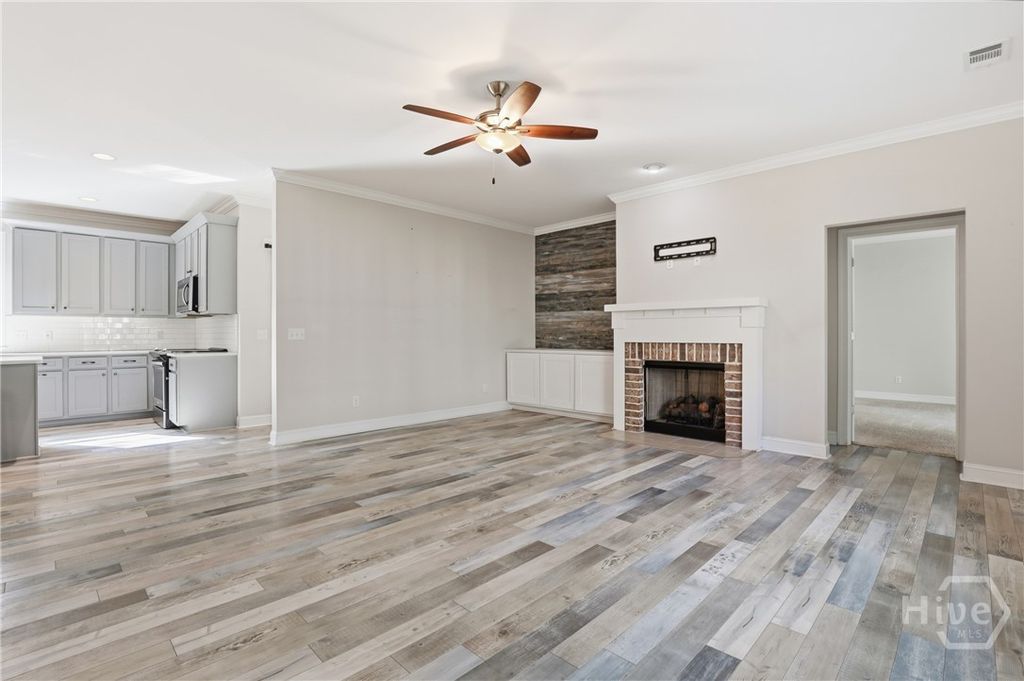 Image 21 of property listing at 132 Ridgewood Park Drive S, Richmond Hill, GA 31324