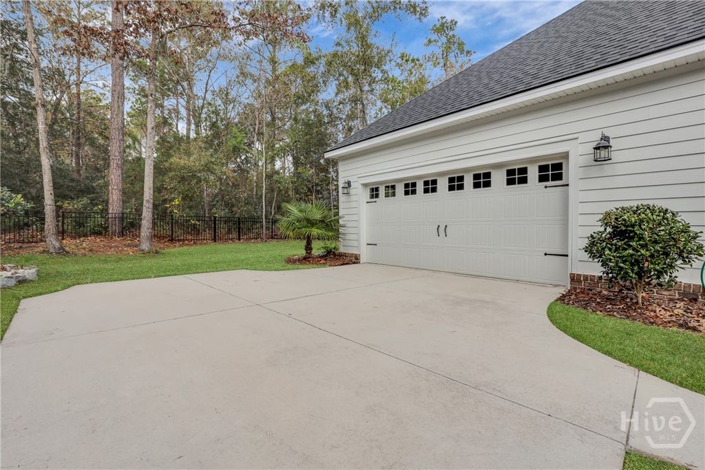 Image 58 of property listing at 132 Ridgewood Park Drive S, Richmond Hill, GA 31324