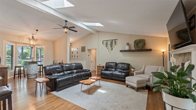 38 Kintyre Lane, Bella Vista, AR 72715