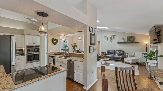 38 Kintyre Lane, Bella Vista, AR 72715