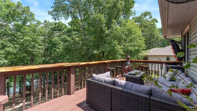 38 Kintyre Lane, Bella Vista, AR 72715