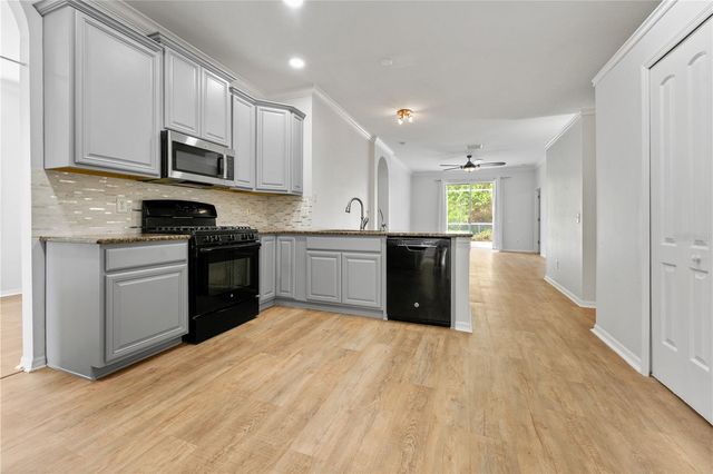 12740 WESTWOOD LAKES BOULEVARD, Tampa, FL 33626