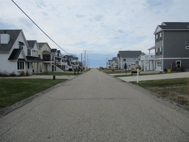 7237 Lakeview Avenue, South Haven, MI 49090