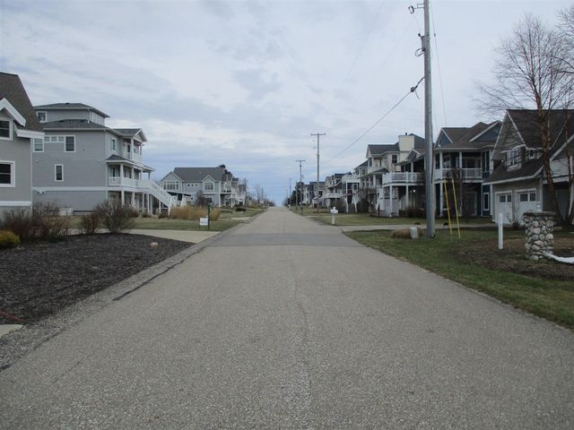 7237 Lakeview Avenue, South Haven, MI 49090