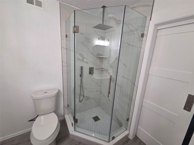 82 Morrow Drive, Bedford, TX 76021