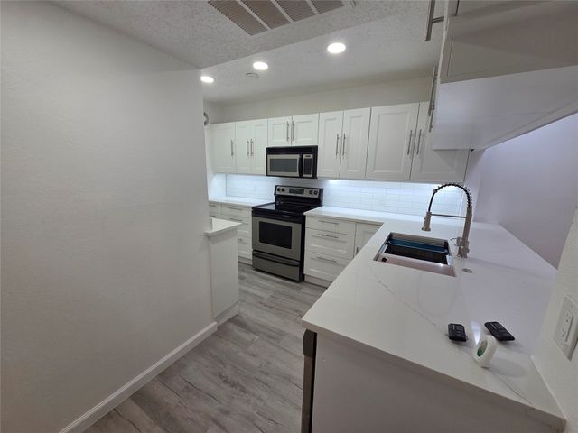82 Morrow Drive, Bedford, TX 76021