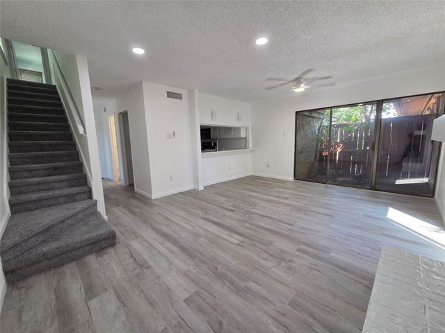 82 Morrow Drive, Bedford, TX 76021