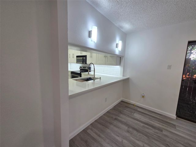 82 Morrow Drive, Bedford, TX 76021
