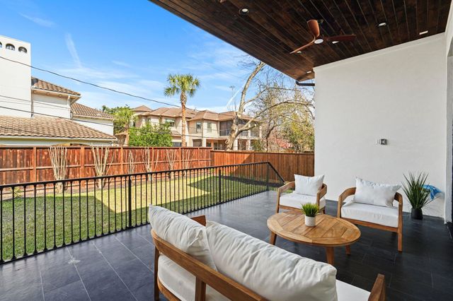 4708 Laurel Street, Bellaire, TX 77401
