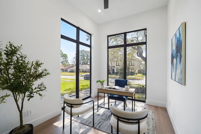 4708 Laurel Street, Bellaire, TX 77401