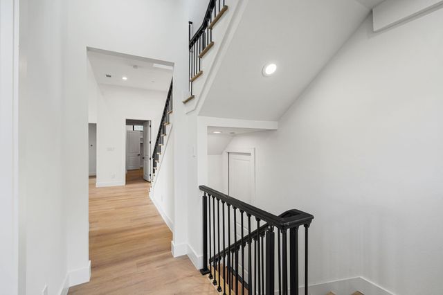 4708 Laurel Street, Bellaire, TX 77401