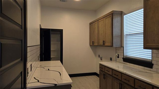321 Greens Parkway, Norman, OK 73069