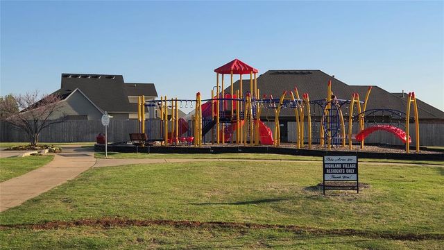 321 Greens Parkway, Norman, OK 73069