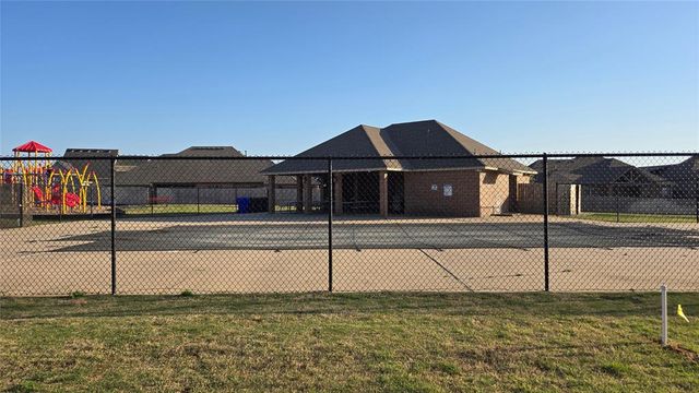 321 Greens Parkway, Norman, OK 73069