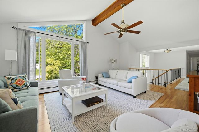 95 Linda Lane W, Riverhead, NY 11901