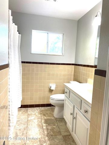 1109 Farman Ct, Louisville, KY 40219