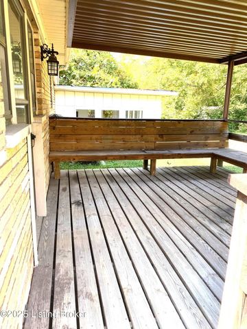 1109 Farman Ct, Louisville, KY 40219