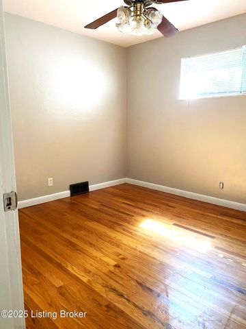 1109 Farman Ct, Louisville, KY 40219