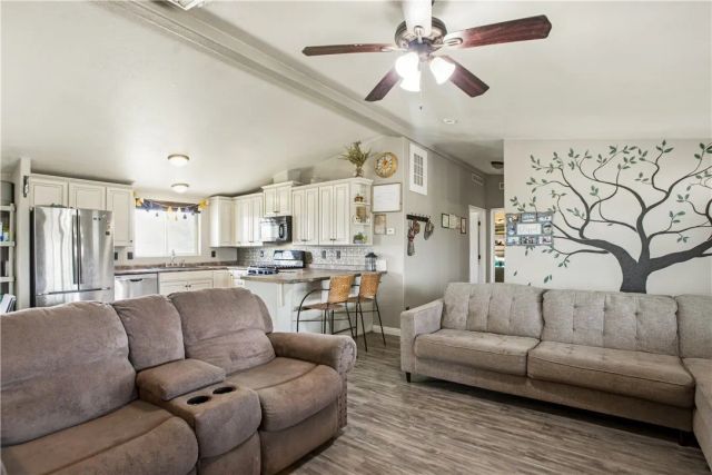 11527 Daisy, Phelan, CA 92371