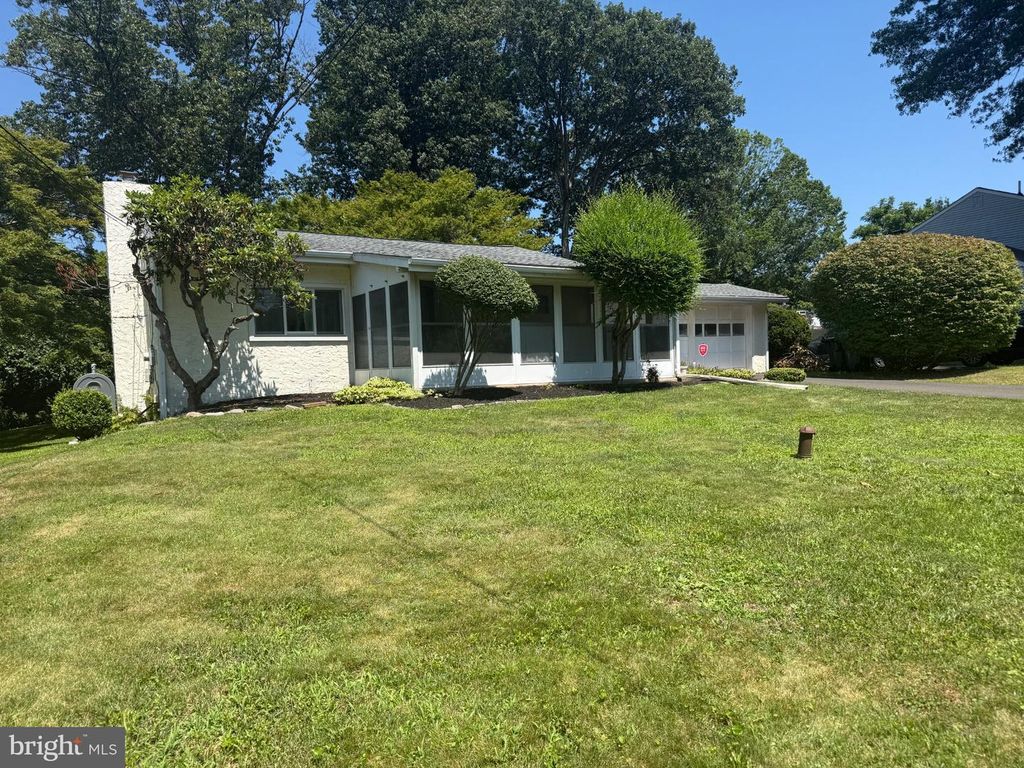 83 N TAMENEND AVE, DOYLESTOWN, PA 18901 — photo 2