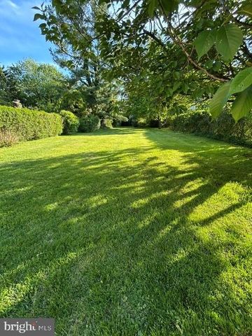 8112 FLOURTOWN AVE, Wyndmoor, PA 19038