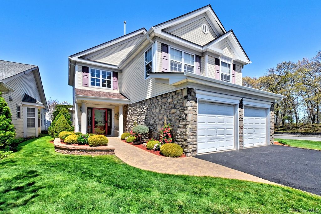 15 Marisa Drive, Middle Island, NY 11953