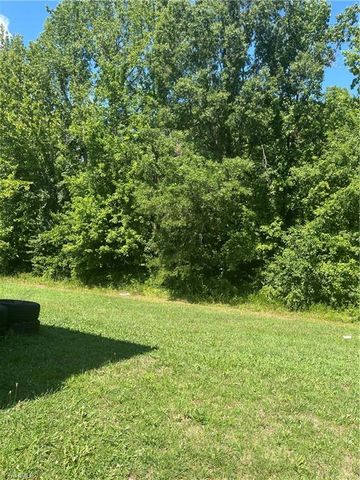 626 Bentley Lane, Burlington, NC 27217