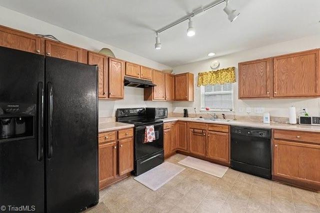 626 Bentley Lane, Burlington, NC 27217