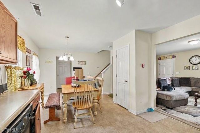 626 Bentley Lane, Burlington, NC 27217