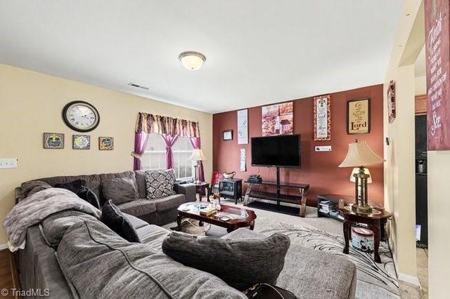 626 Bentley Lane, Burlington, NC 27217