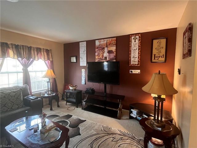 626 Bentley Lane, Burlington, NC 27217