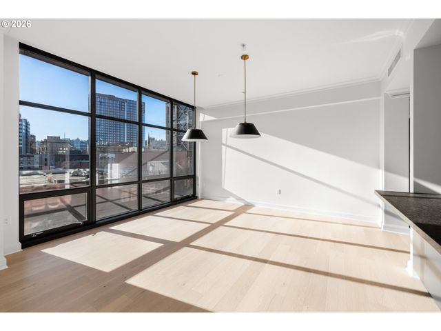 1025 Nw COUCH St 510, Portland, OR 97209