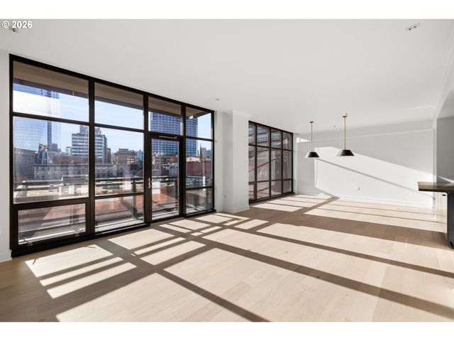 1025 Nw COUCH St 510, Portland, OR 97209