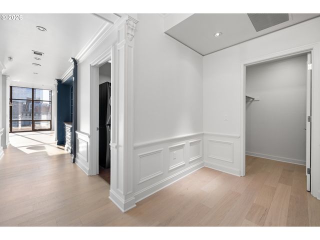 1025 Nw COUCH St 510, Portland, OR 97209