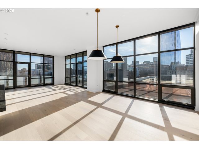 1025 Nw COUCH St 510, Portland, OR 97209