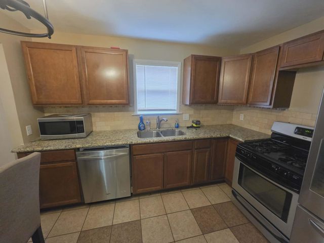 814 N Clara St, Wichita, KS 67212